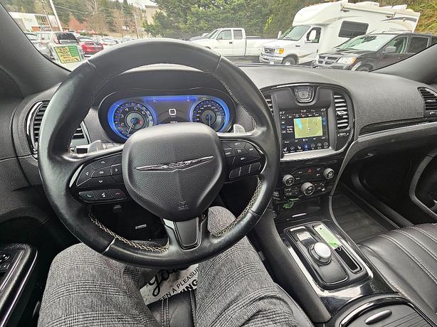 2018 Chrysler  300 S image 8