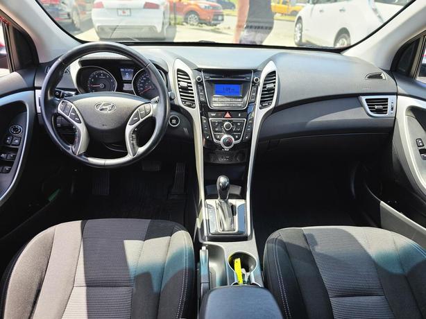 2016 Hyundai Elantra GT 5dr HB Auto GLS image 6