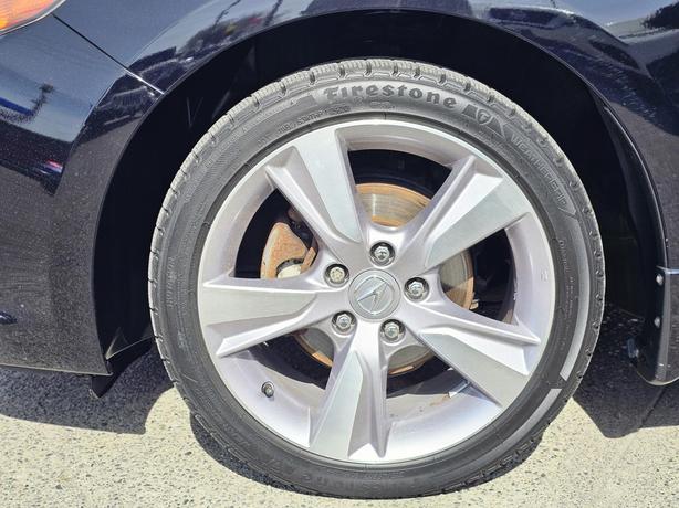 2013 Acura ILX Automatic with Premium Package image 5