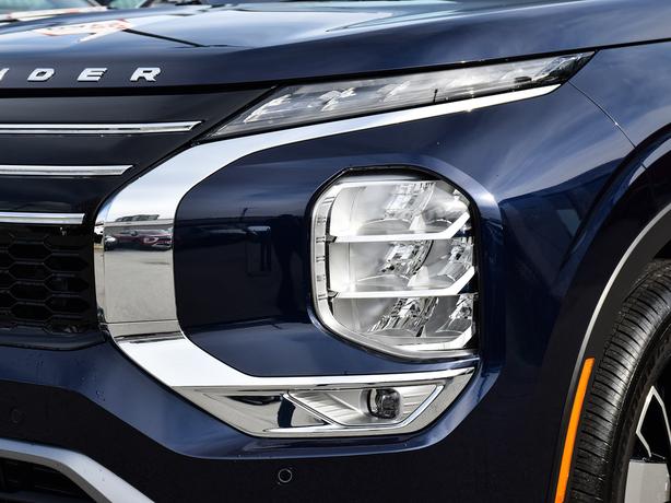 2025 Mitsubishi Outlander GT - $5,000 Discount, Manager Demo! image 8