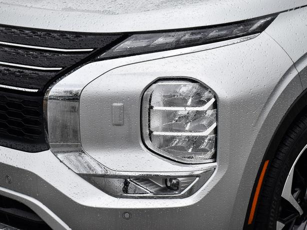 2025 Mitsubishi Outlander PHEV GT Premium - $10,000 Discount, Manager Demo! image 7