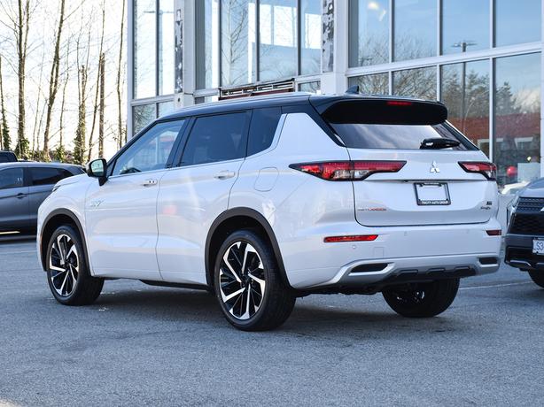2025 Mitsubishi Outlander PHEV GT - $10,000 Discount, Manager Demo! image 4