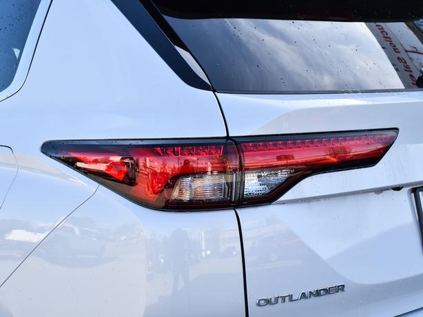 2025 Mitsubishi Outlander PHEV GT - $10,000 Discount, Manager Demo! image 6