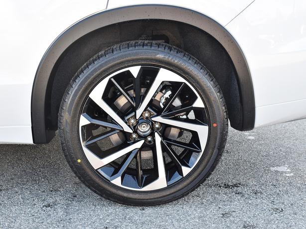 2025 Mitsubishi Outlander PHEV GT - $10,000 Discount, Manager Demo! image 7