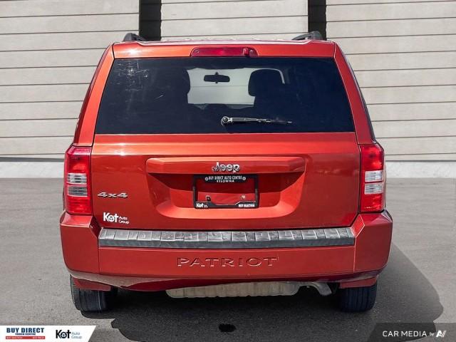 2010 Jeep Patriot North AUTO, KEYLESS ENTRY, FABRIC SEATS, AUTO WINDOWS, GREY IN display photo