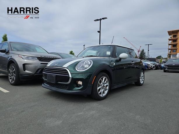 2019 Mini 3 door Cooper | No Reported Accidents! image 1