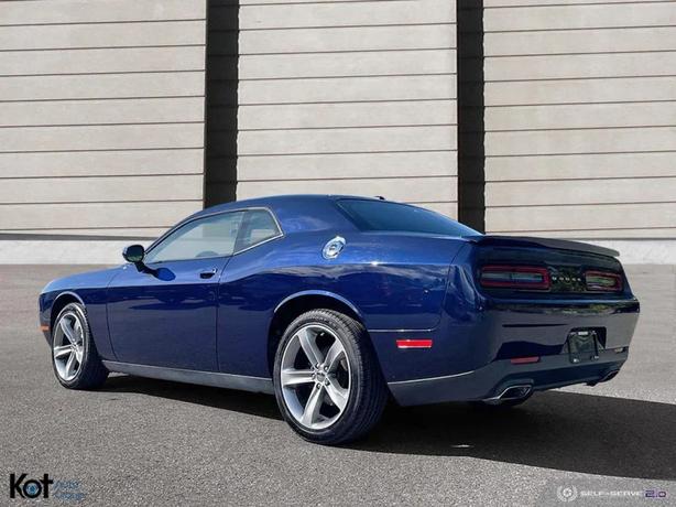 2015 DODGE CHALLENGER image 4