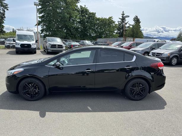 2017 Kia Forte EX image 2