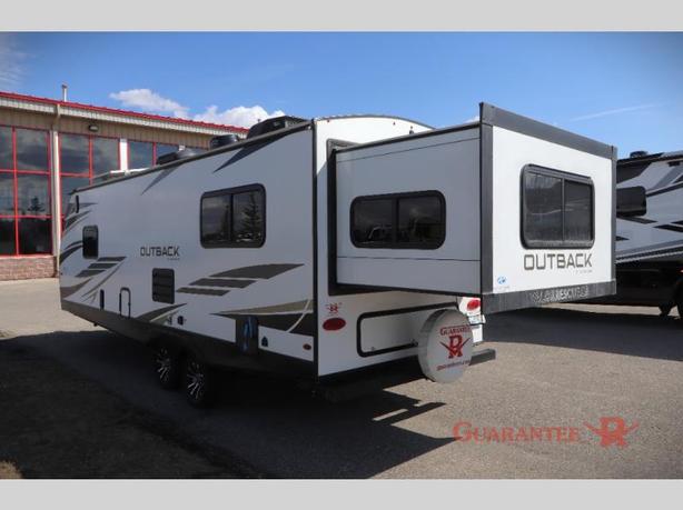 Used 2023 Keystone RV Outback Ultra Lite 240URS image 7