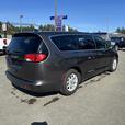 2020 Chrysler Pacifica LX thumbnail image 5
