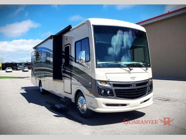 Used 2017 Fleetwood RV Bounder 36Y image 1
