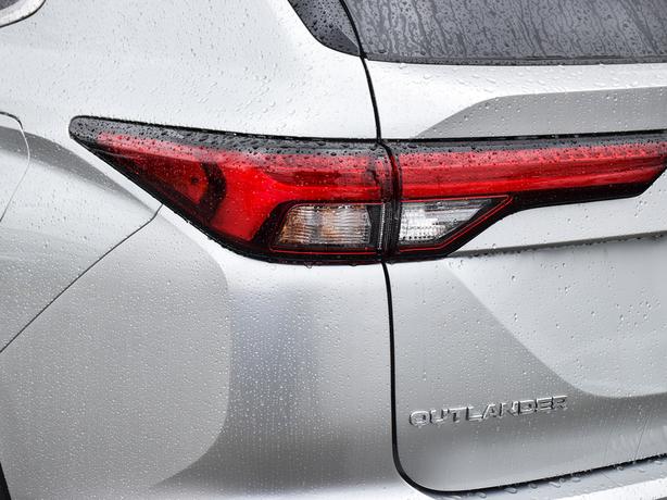 2025 Mitsubishi Outlander PHEV GT Premium - $10,000 Discount, Manager Demo! image 6