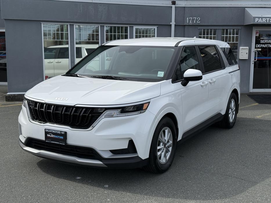 2024 Kia Carnival LX- Apple CarPlay & Android Auto, 8 Seaters display photo