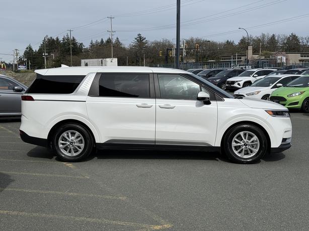 2024 Kia Carnival LX- Apple CarPlay & Android Auto, 8 Seaters image 5