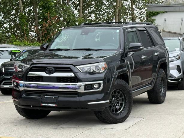 2021 Toyota 4Runner No accidents! One Owner! image 1
