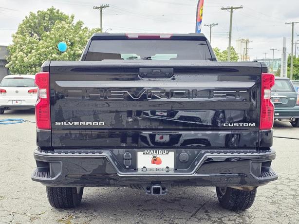 2022 Chevrolet Silverado 1500 Crew Cab Short Box 4-Wheel Drive image 3