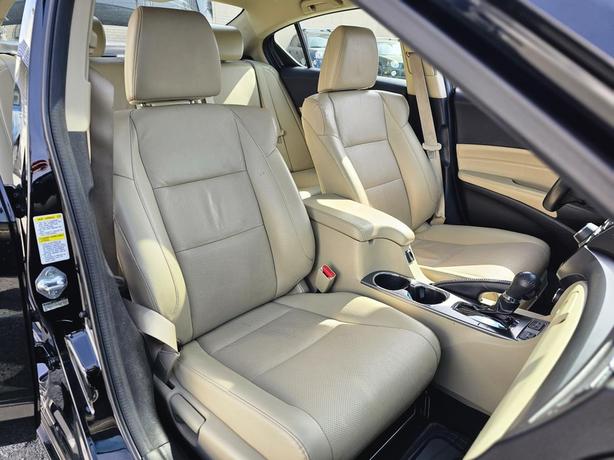2013 Acura ILX Automatic with Premium Package image 7