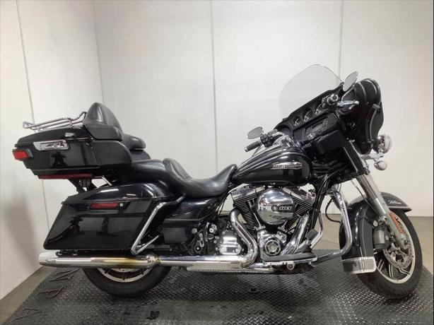 2016 Harley-Davidson Flhtcu Electra Glide Ultra Classic Motorcycle image 1