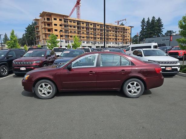 2008 Hyundai Sonata 4dr Sdn I4 Man GL | Heated Mirrors! image 3