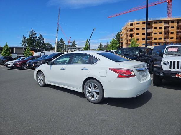 2013 Nissan Altima 2.5 SL | Heated Seats! image 4