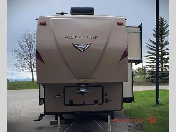 Used 2018 Forest River RV Rockwood Signature Ultra Lite 8298WS image 2