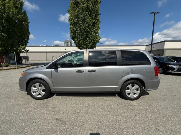 2018 Dodge Grand Caravan SE Plus - Dual Climate Control, Cruise Control image 8