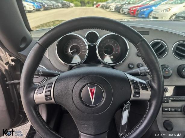 2009 Pontiac Solstice GXP ONE OWNER! NO ACCIDENTS! image 7