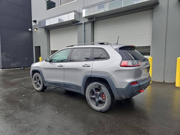 2019 Jeep Cherokee Trailhawk Elite 4x4 | Panoramic Sunroof! image 4