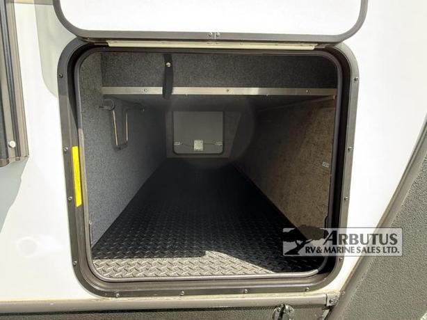 Used 2022 Outdoors RV Timber Ridge Mountain Series 22FQS image 6