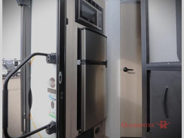 Used 2023 Forest River RV Rockwood GEO Pro G19FBS image 6