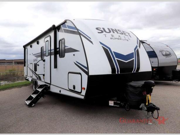 Used 2021 CrossRoads RV Sunset Trail SS272BH image 1