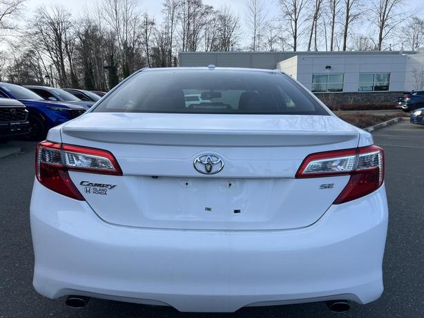 2014 Toyota Camry SE image 6