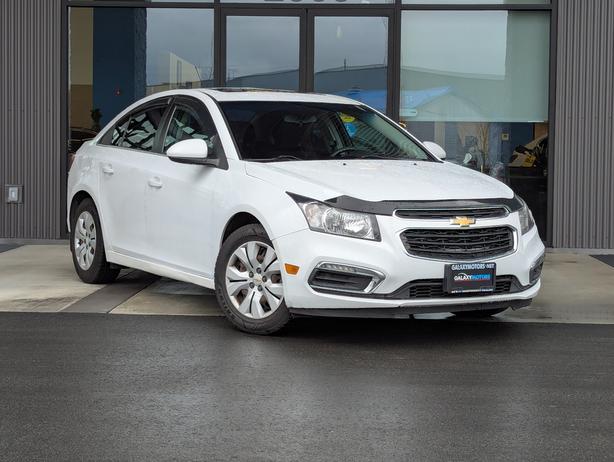 2016 Chevrolet Cruze LT - Sunroof, Remote Start, Bluetooth image 4