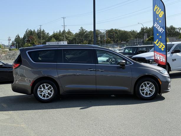 2021 Chrysler Pacifica Touring-L - 3rd Row Seats & Garage Transmitter image 5