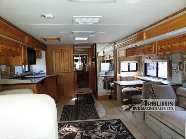 Used 2004 Holiday Rambler Endeavor 38 PST image 4