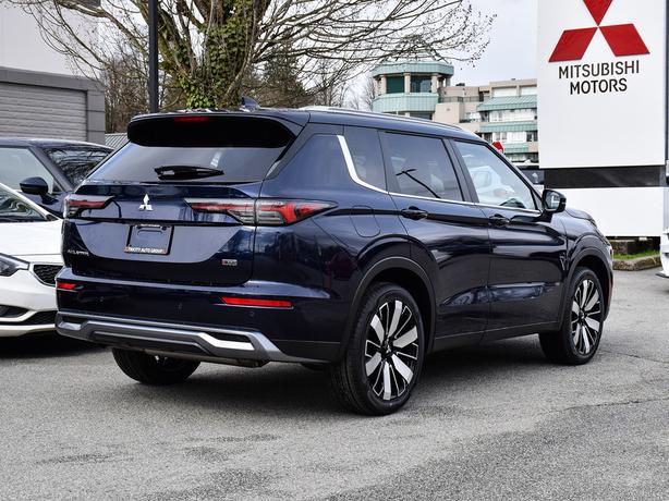 2025 Mitsubishi Outlander SEL - $5,000 Discount, Manager Demo! image 5