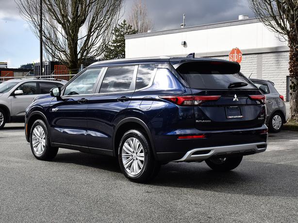 2025 Mitsubishi Outlander PHEV LE - $10,000 Discount, Manager Demo! image 3