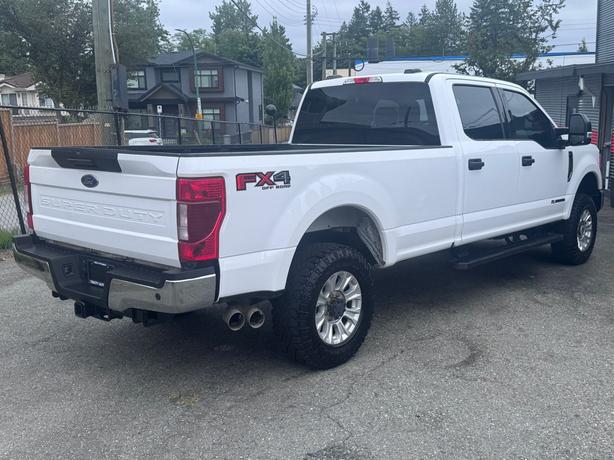 2021 Ford F-350 XLT 4WD Crew Cab 8' Box image 5
