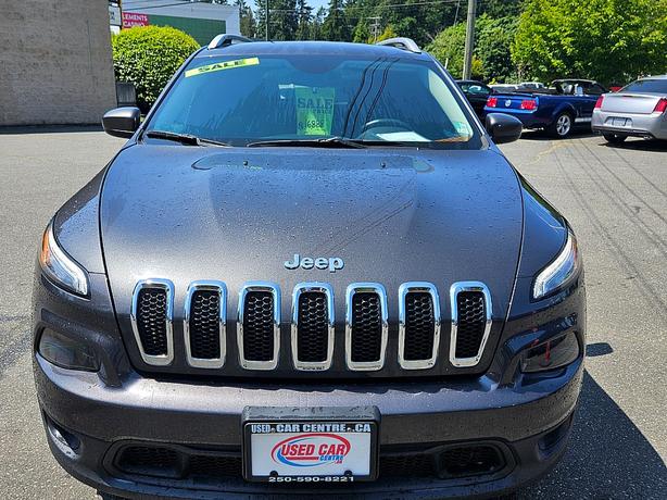 2016 Jeep  Cherokee Latitude image 3