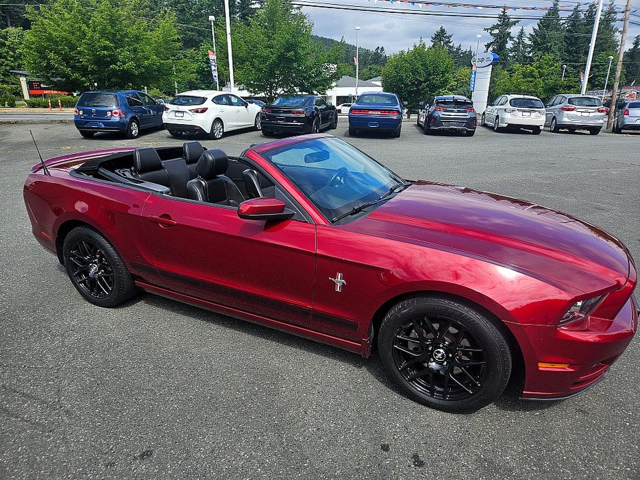 2014 Ford  Mustang V6 Premium display photo