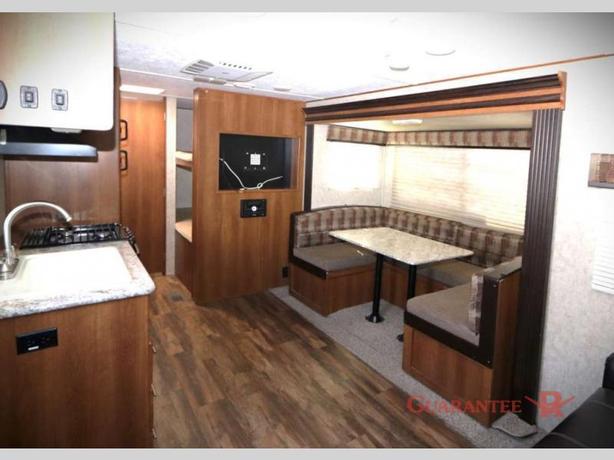 Used 2017 Prime Time RV Avenger 26BBS image 7