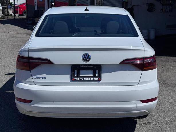 2019 Volkswagen Jetta Comfortline - Heated Seats, BlueTooth image 4