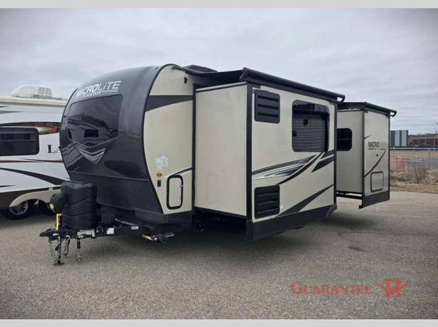 Used 2022 Forest River RV Flagstaff Micro Lite 25FKBS image 3