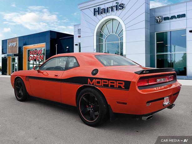 2010 Dodge Challenger 2dr Cpe SRT8 | No Reported Accidents! image 4
