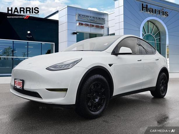 2022 Tesla Model Y Long Range AWD | Blind Spot Monitor | Panoramic Sunroof! image 1