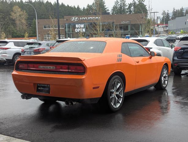 2014 Dodge Challenger SXT - Sunroof, Heated Seats, Leather image 6