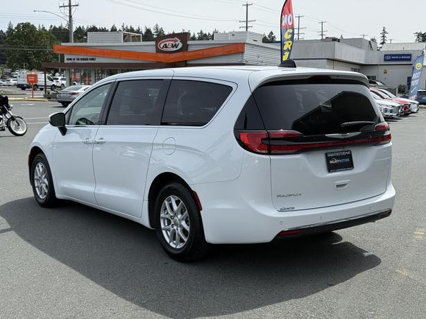 2023 Chrysler Pacifica Touring-L  - 3rd Row Seats & GPS Antenna Input image 8