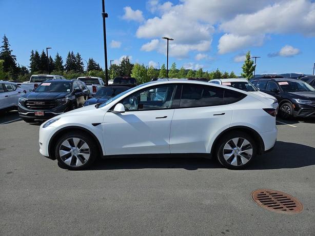 2023 Tesla Model Y Long Range AWD | GPS Navigation | Apple CarPlay! image 3