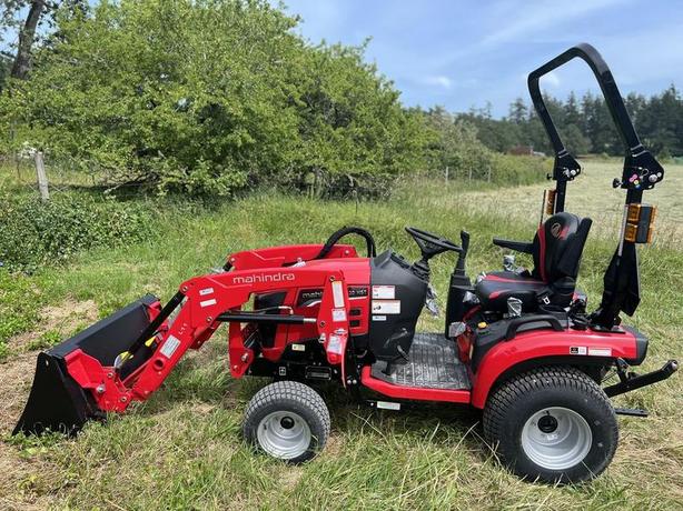 2024 Mahindra 1100 series 1120 HST image 2