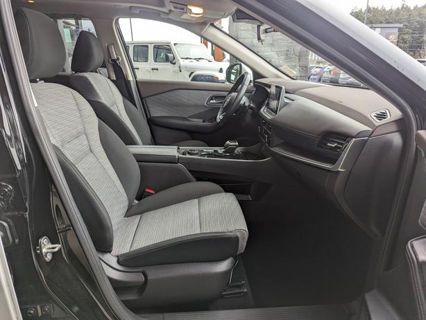 2023 Nissan Rogue SV - AWD, Heated Seats, Sunroof image 7